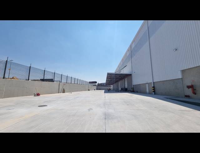 6,702M² WAREHOUSE TO LET IN BREDELL